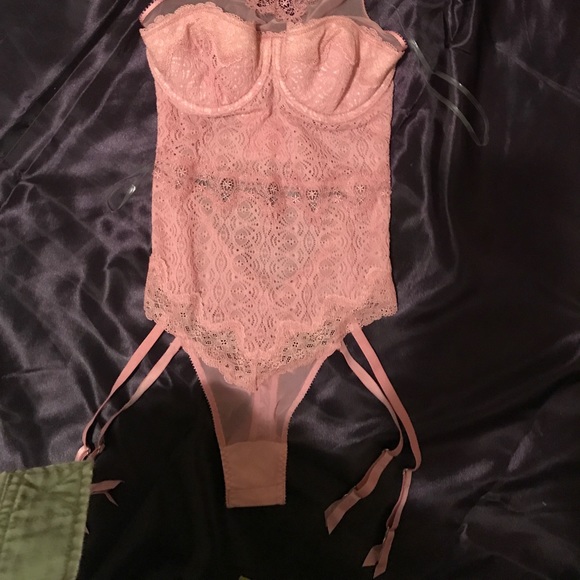 Victoria's Secret Lace Bustier - Picture 2 of 2